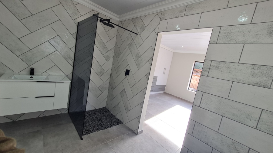 3 Bedroom Property for Sale in Dana Bay Western Cape